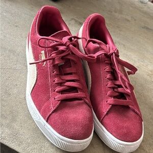 PUMA Men’s Burgundy Suede Sneakers size 8